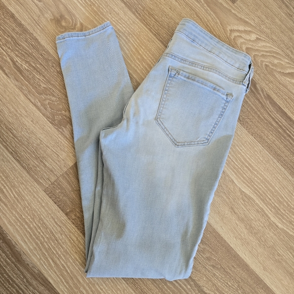 🌷Rockstar Super-Skinny jeans: Pale blue light wash - Picture 3 of 10